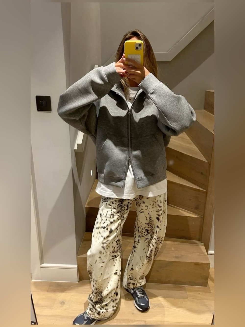 Lioness horseshoe/barrel leg snow leopard print jean